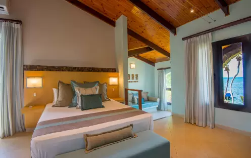Coco de Mer Hotel-Standard room bedroom_16715